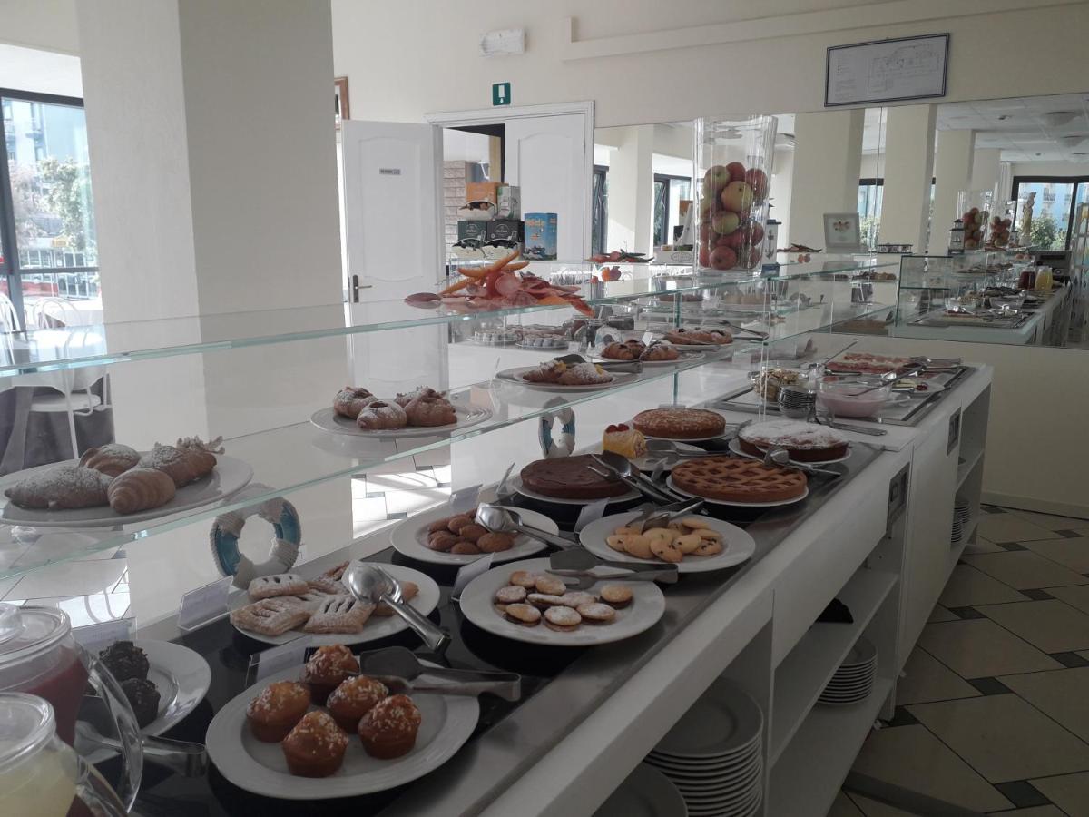 Hotel Silver Cesenatico Exterior photo