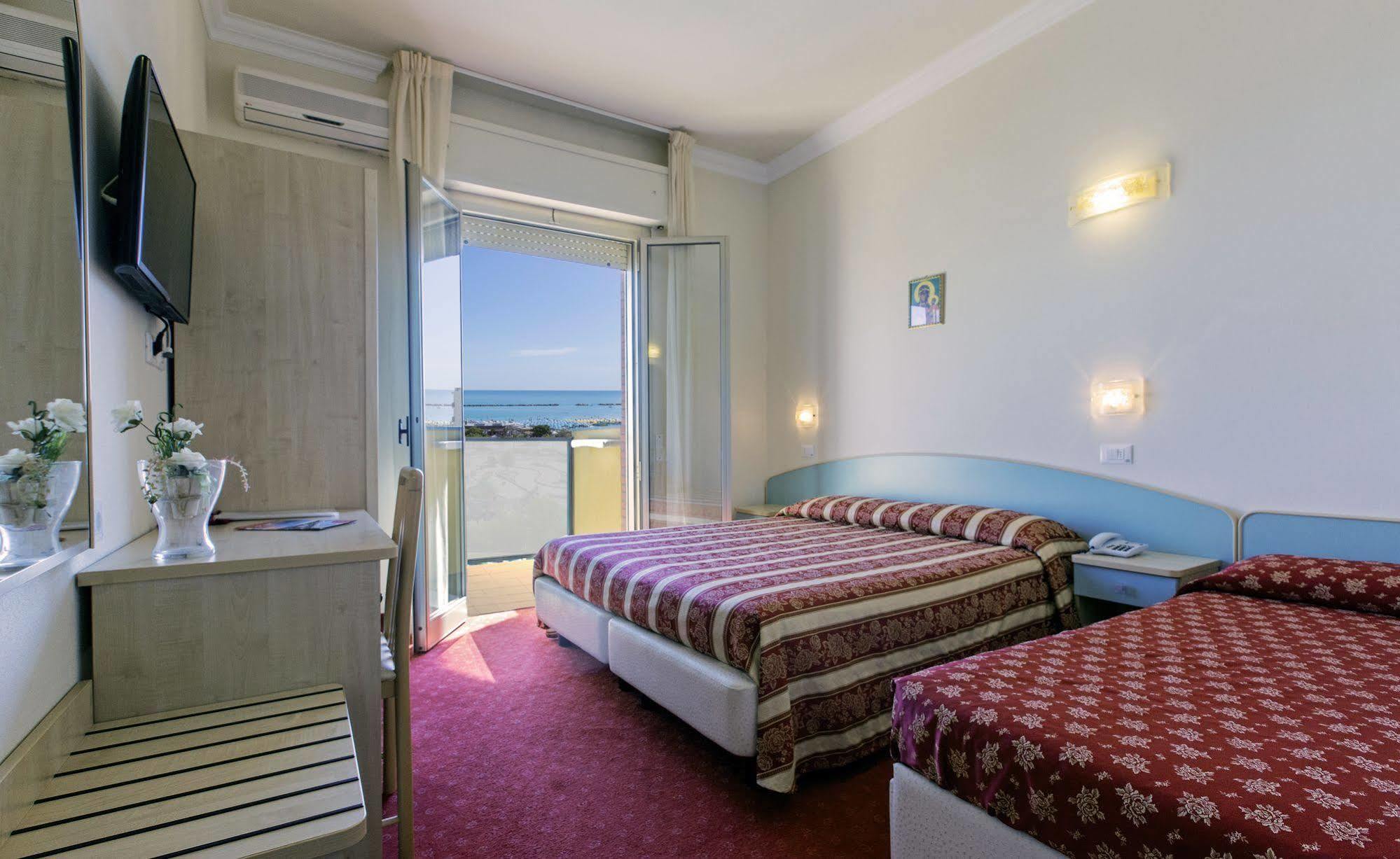 Hotel Silver Cesenatico Exterior photo